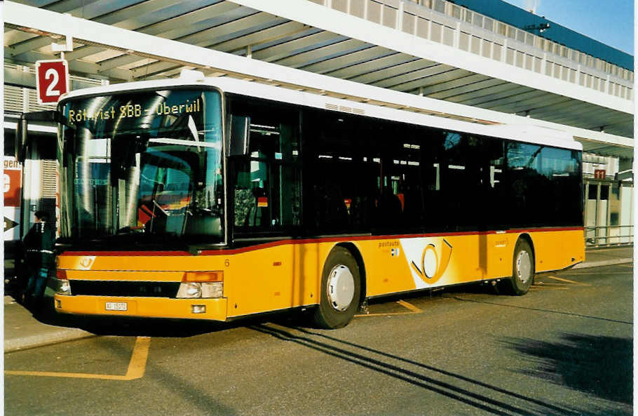 (040'012) - Tschannen, Zofingen - Nr. 6/AG 15'070 - Setra am 8. April 2000 beim Bahnhof Zofingen