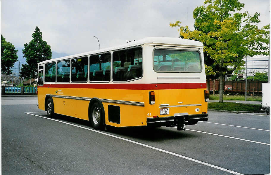 (040'527) - ZVB Zug - Nr. 41/ZG 3391 - Saurer/R&J (ex P 24'354) am 18. Mai 2000 in Thun, Seestrasse