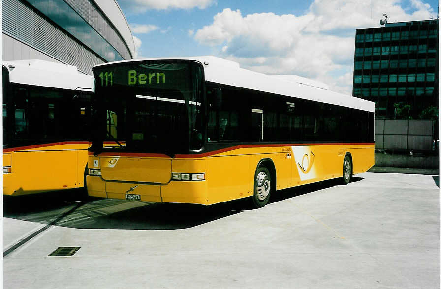 (040'612) - PTT-Regie - P 25'679 - Volvo/Hess am 20. Mai 2000 in Bern, Postautostation