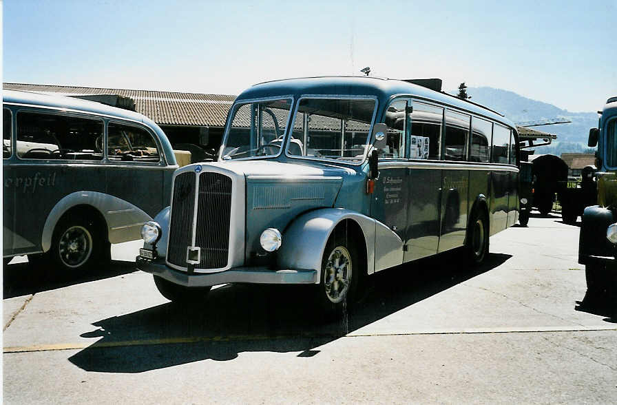 (041'017) - Schneider, Ermenswil - SG 260'021 - Saurer/Lauber am 18. Juni 2000 in Hinwil, AMP