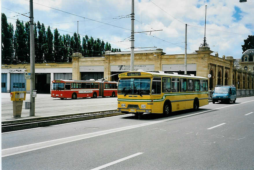 (041'820) - TN Neuchtel - Nr. 205/NE 84'205 - FBW/Hess am 12. Juli 2000 in Neuchtel, Dpt