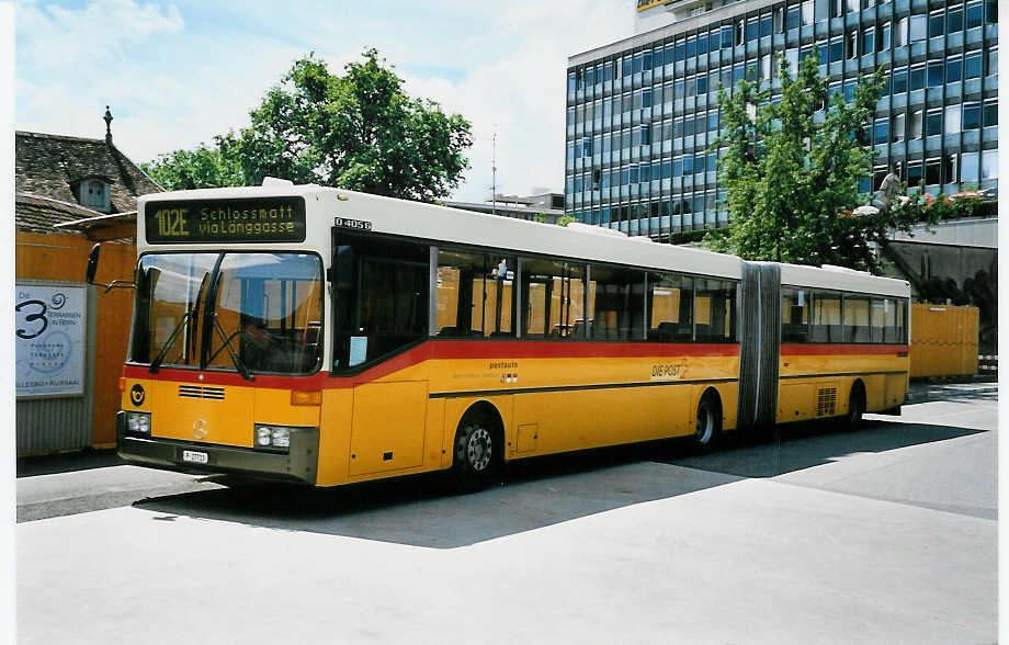 (042'023) - PTT-Regie - P 27'713 - Mercedes am 18. Juli 2000 in Bern, Postautostation