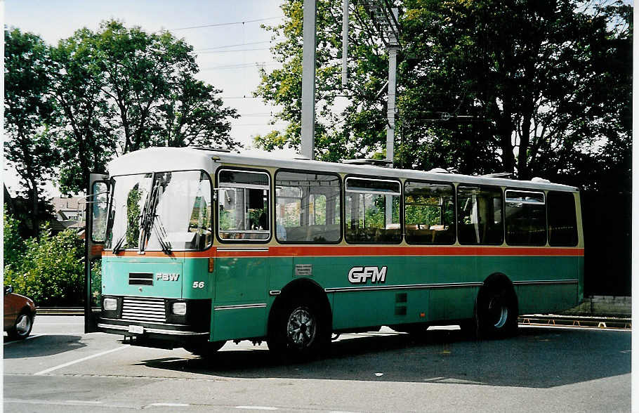 (043'002) - GFM Fribourg - Nr. 56/FR 440 - FBW/R&J am 26. August 2000 beim Bahnhof Schwarzenburg