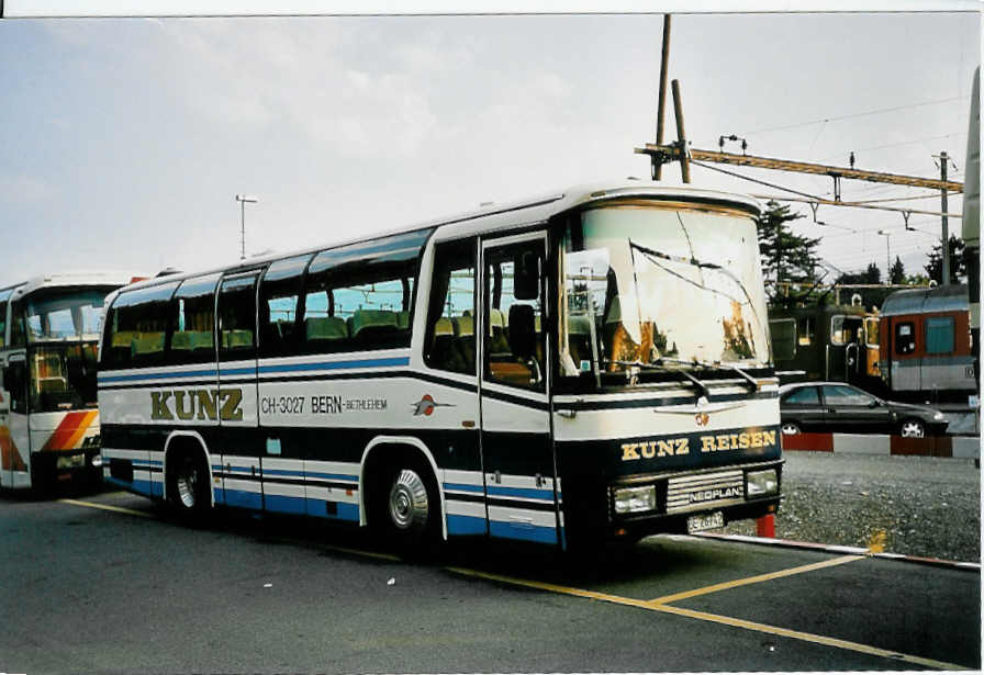 (043'219) - Kunz, Bern - BE 26'742 - Neoplan am 14. September 2000 in Thun, CarTerminal