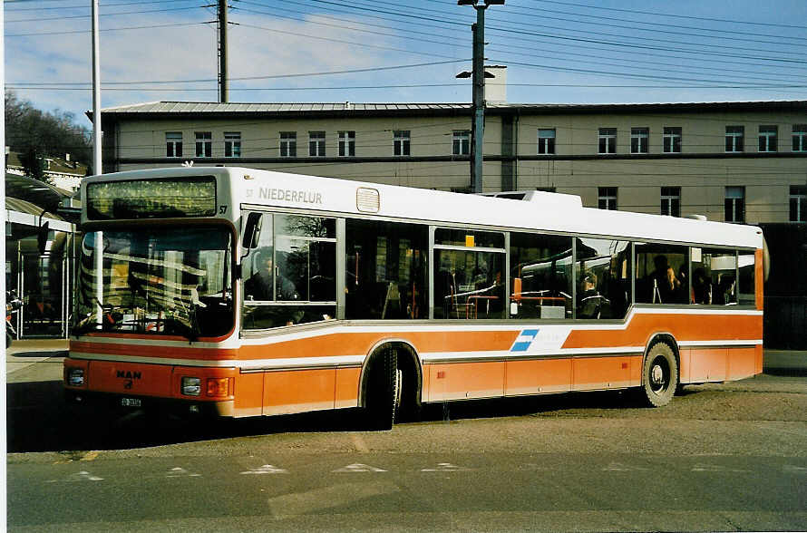 (044'210) - BOGG Wangen b.O. - Nr. 57/SO 20'336 - MAN (ex Hof, Hauenstein Nr. 57) am 27. Dezember 2000 beim Bahnhof Olten