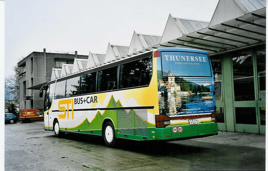 (044'528) - STI Thun - Nr. 38/BE 57'461 - Setra (ex AvH Heimenschwand Nr. 8) am 4. Januar 2001 in Thun, Garage