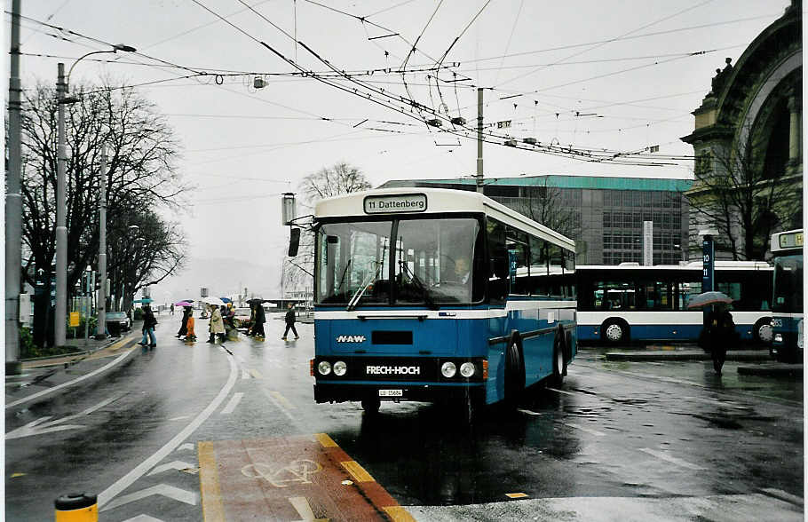 (045'109) - Bucheli, Kriens - Nr. 2/LU 15'684 - NAW/FHS am 22. Februar 2001 beim Bahnhof Luzern