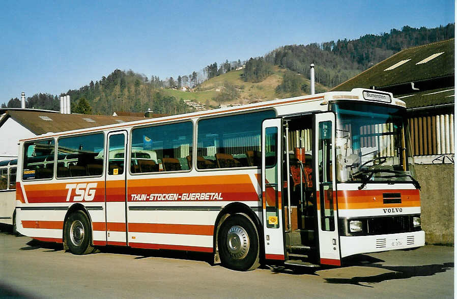 (045'206) - STI Thun - Nr. 1/BE 26'784 - Volvo/R&J (ex TSG Blumenstein Nr. 1) am 6. Mrz 2001 in Thun, Garage