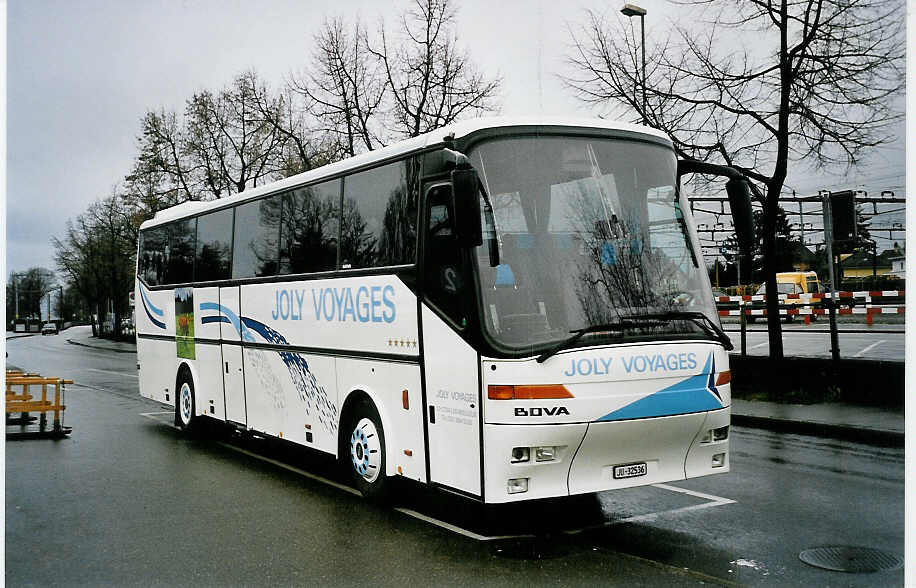 (045'622) - Joly Voyages, Les Breuleux - JU 32'536 - Bova am 7. April 2001 bei der Schifflndte Thun