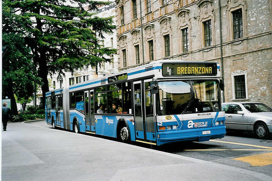 (045'920) - ACT Lugano - Nr. 42/TI 6365 - Neoplan am 23. April 2001 in Lugano, Piazza Manzoni