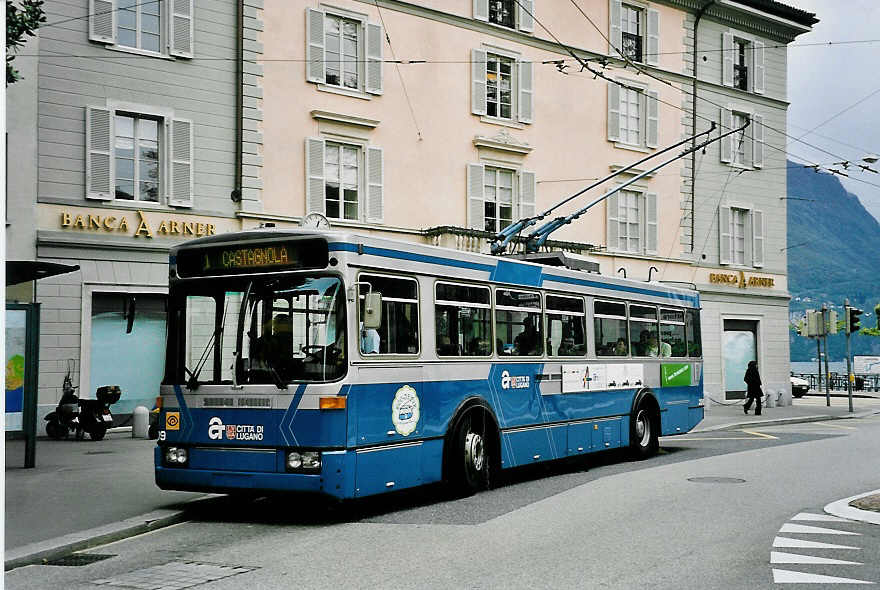 (045'932) - ACT Lugano - Nr. 209 - Vetter Trolleybus am 23. April 2001 in Lugano, Piazza Manzoni