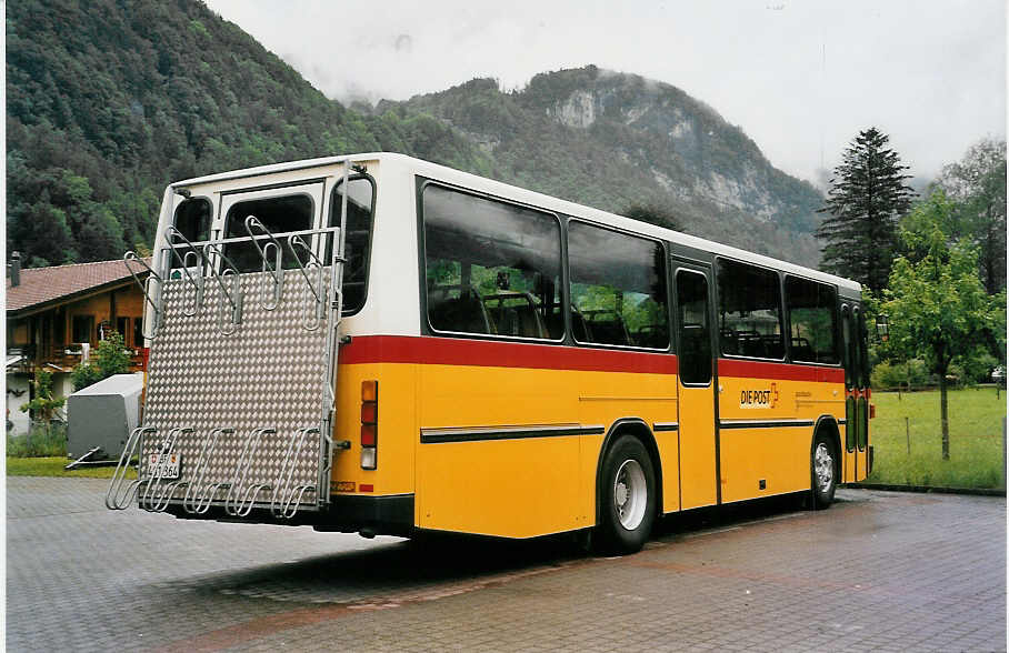 (047'125) - AVG Meiringen - Nr. 64/BE 401'364 - NAW/Hess (ex P 24'449) am 10. Juni 2001 in Meiringen, Garage