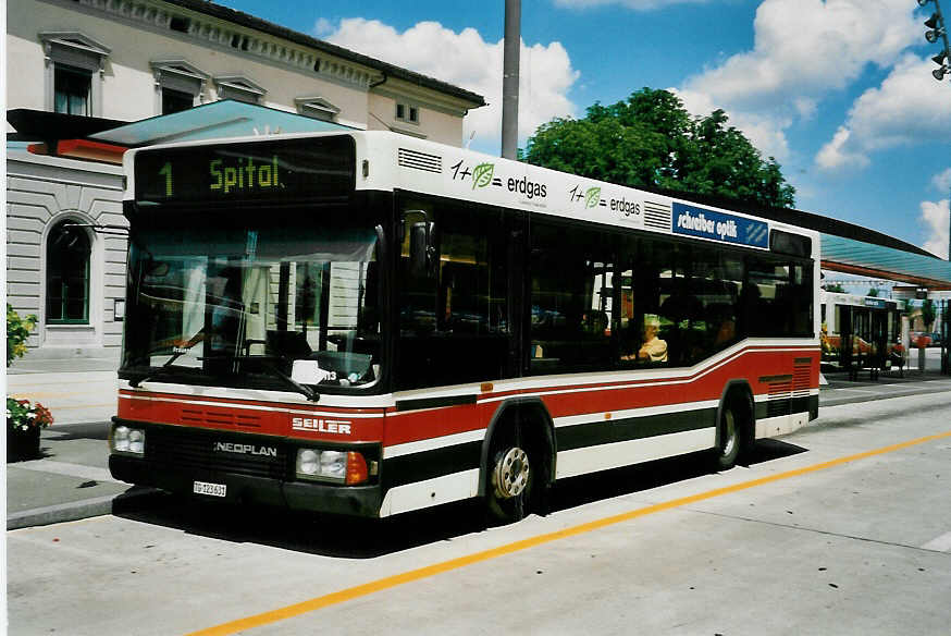 (048'232) - Seiler, Frauenfeld (Stadtbus) - Nr. 113/TG 123'631 - Neoplan am 17. Juli 2001 beim Bahnhof Frauenfeld