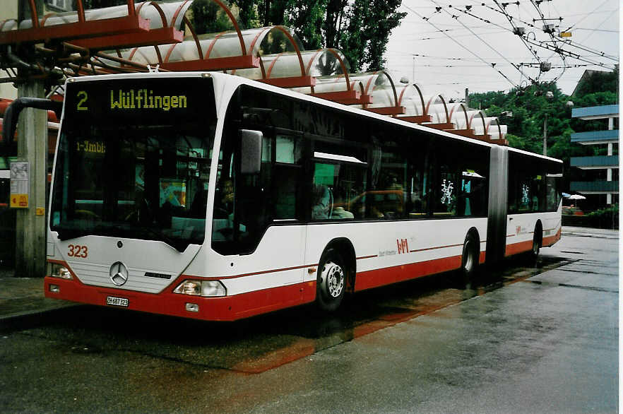 (048'504) - WV Winterthur - Nr. 323/ZH 687'323 - Mercedes am 18. Juli 2001 beim Hauptbahnhof Winterthur