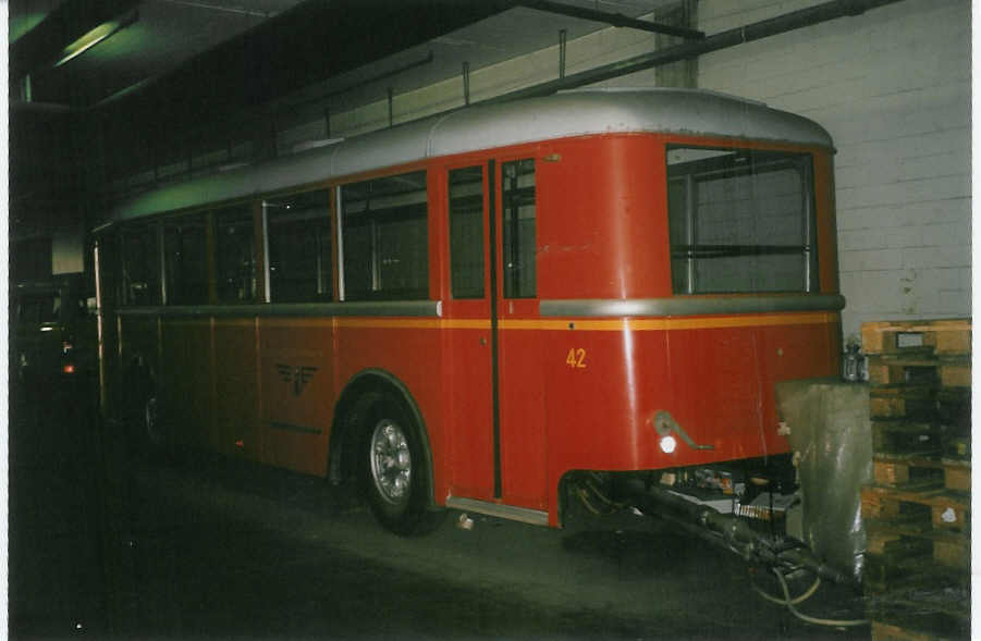 (048'609) - AS Engi - Nr. 42 - Moser/R&J Personenanhnger (ex AAGG Gossau; ex VW Winterthur Nr. 161) am 18. Juli 2001 in Winterthur, Depot Grzefeld