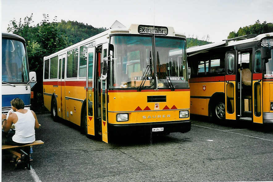 (049'119) - Toldo, Zrich - ZH 484'215 - Saurer/R&J (ex Peter, Pfaffnau) am 18. August 2001 in Burgdorf, AMP