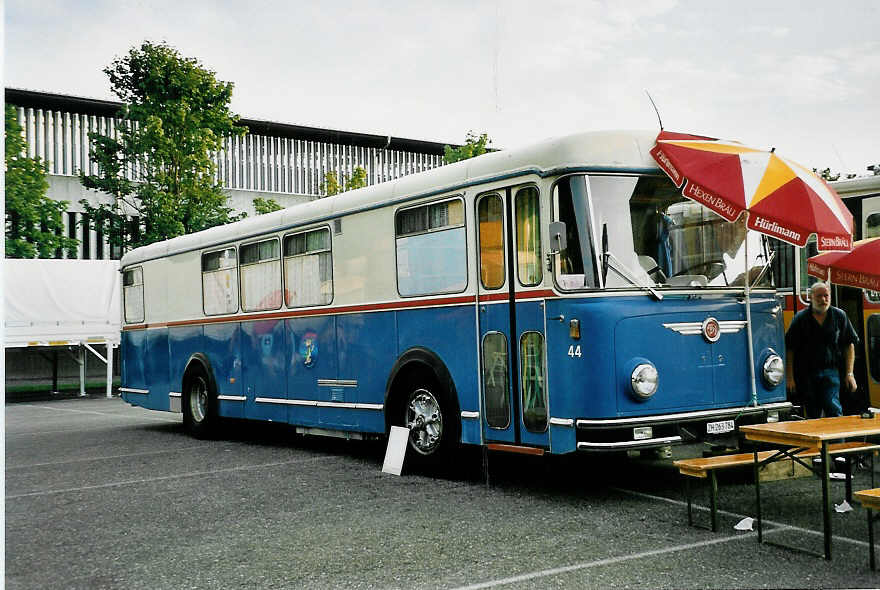 (049'125) - Oswald, Hausen a.A. - Nr. 44/ZH 263'784 - FBW/Hess (ex AAGR Rothenburg Nr. 44) am 18. August 2001 in Burgdorf, AMP