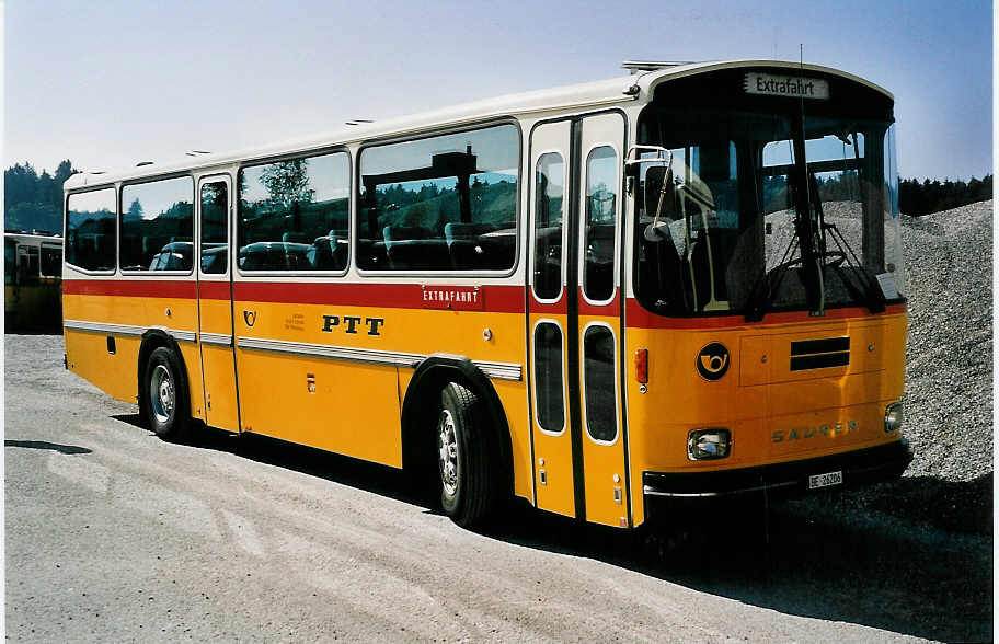 (049'322) - Schmid, Thrishaus - BE 26'206 - Saurer/Tscher (ex P 24'244) am 25. August 2001 in Niederbipp, Saurertreffen