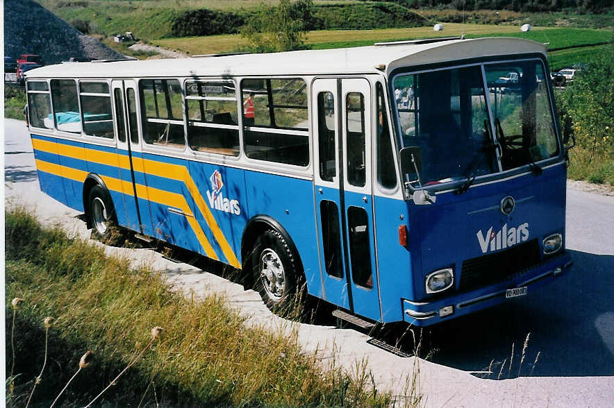 (049'335) - Chanson, Monthey - VD 700'083 - Saurer/R&J (ex Bonzon, Villars; ex BVB Bex Nr. 5) am 25. August 2001 in Niederbipp, Saurertreffen