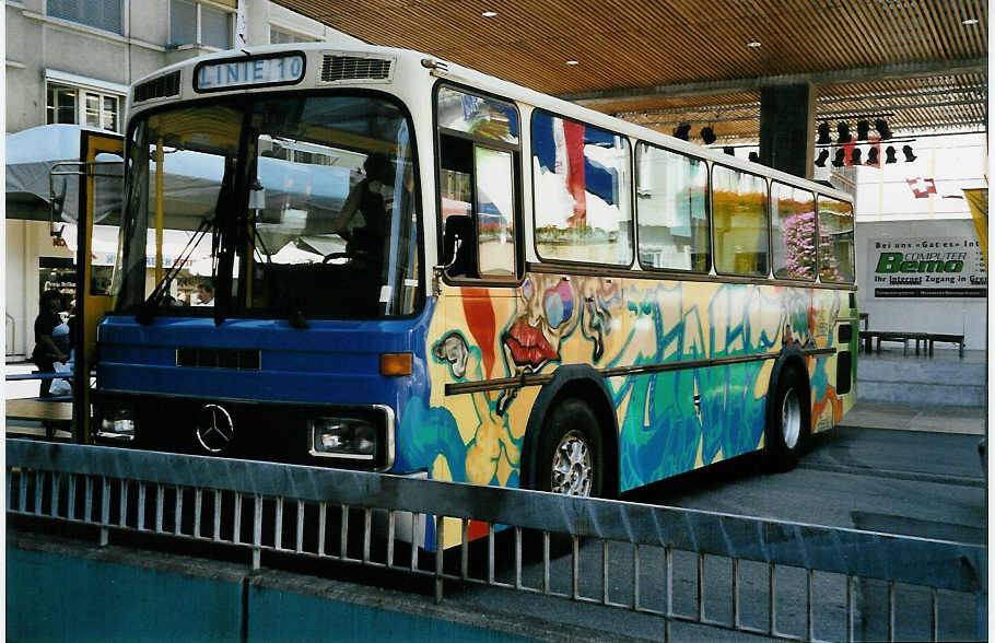 (049'506) - Stiftung fr das Pflegekind, Solothurn - SO 140'494 - Mercedes/FHS (ex Gessinger, Bad Ragaz; ex P 23'320) am 25. August 2001 in Grenchen, Marktplatz