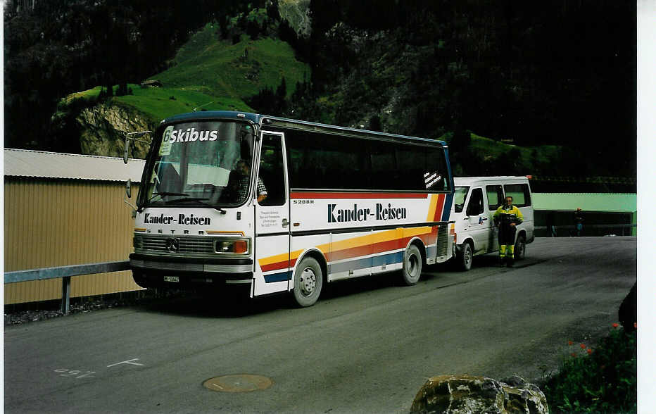 (049'620) - Kander-Reisen, Frutigen - Nr. 1/BE 52'682 - Setra am 9. September 2001 in Mitholz, NEAT