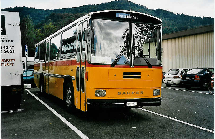 (049'635) - Selfors, Meiringen - BE 260 - Saurer/Tscher (ex P 24'236) am 11. September 2001 in Thun, Seestrasse