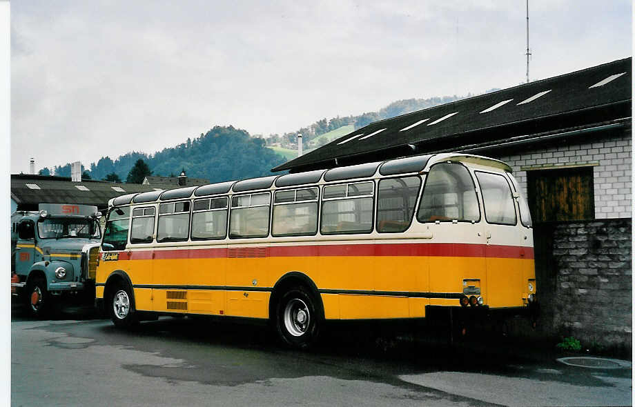 (049'835) - Brunner, Thun - FBW/Hess (ex Bischofberger, Heerbrugg; ex P 24'164) am 25. September 2001 in Thun, Garage STI