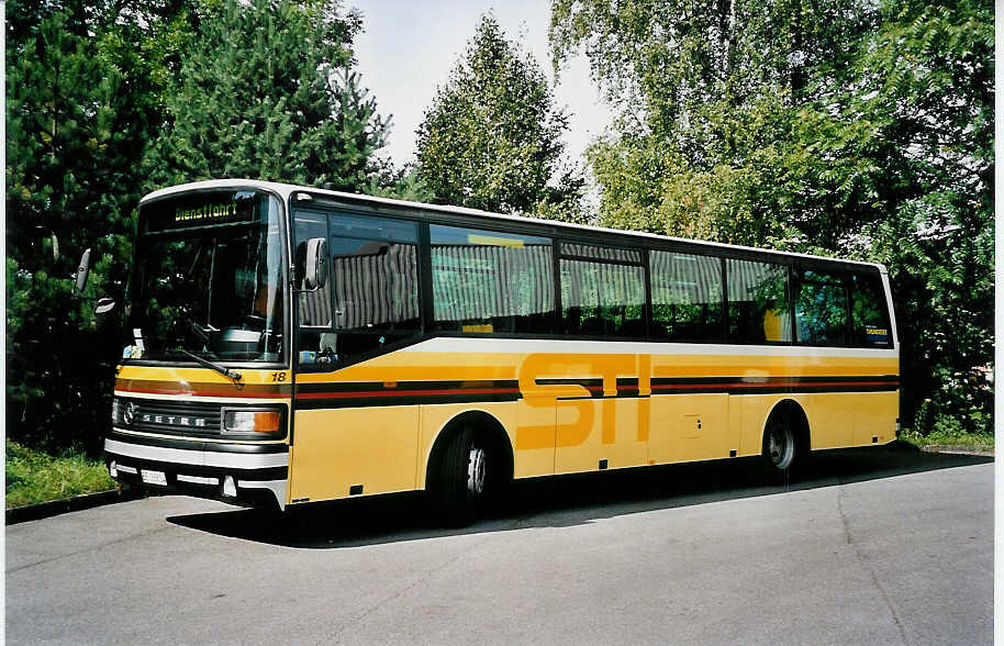 (049'902) - STI Thun - Nr. 18/BE 26'814 - Setra (ex AvH Heimenschwand Nr. 1) am 27. September 2001 in Thun, Garage