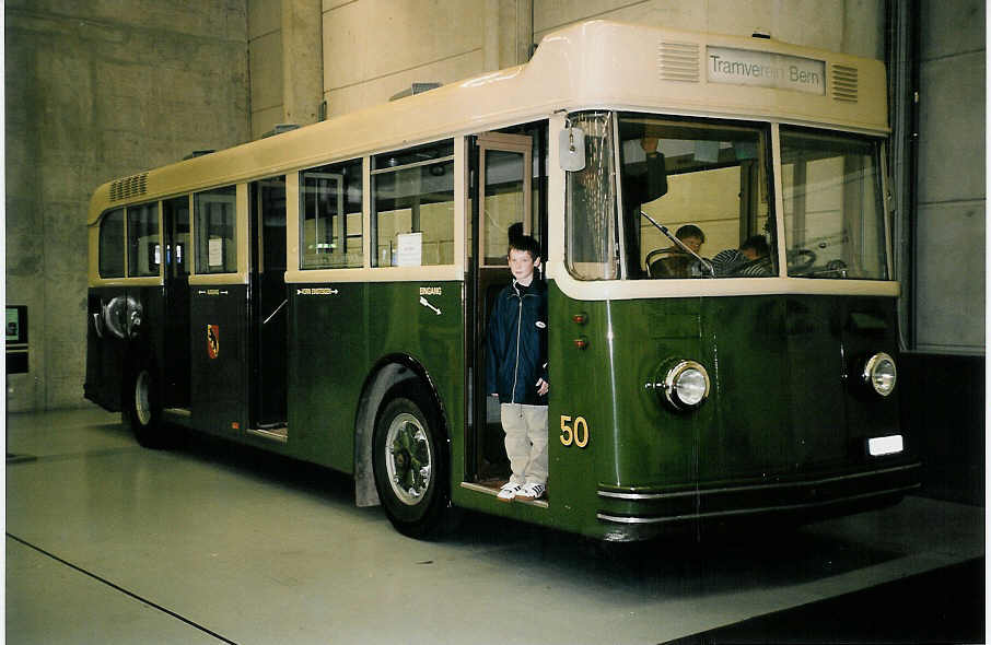 (049'904) - SVB Bern (TVB) - Nr. 50/BE 27'150 - Saurer/Gangloff am 30. September 2001 in Bern, Swiss Toy