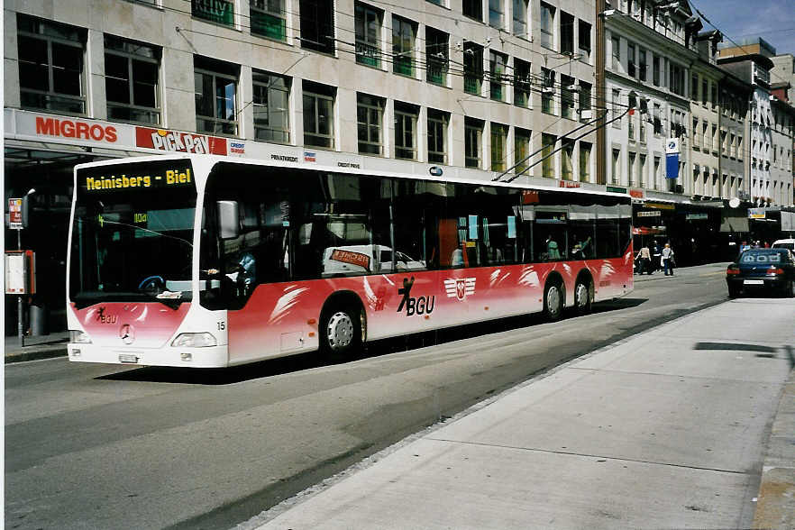 (049'915) - BGU Grenchen - Nr. 15/BE 561'743 - Mercedes am 1. Oktober 2001 in Biel, Guisanplatz (Einsatz ABM)