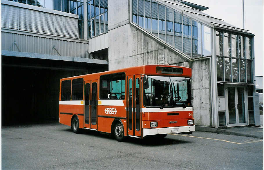 (050'707) - RBS Worblaufen - Nr. 24/BE 436'924 - NAW/Hess am 18. November 2001 in Worblaufen, Garage