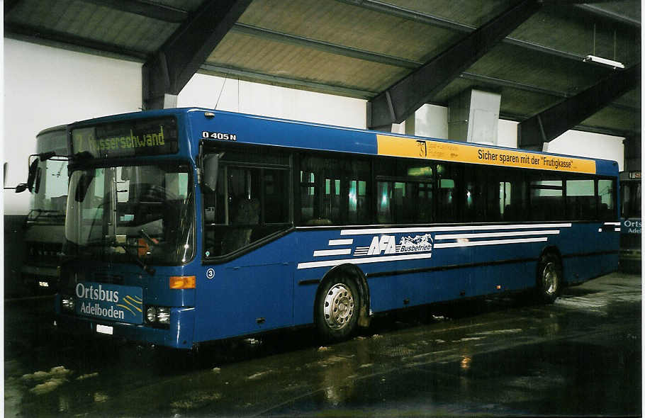 (050'929) - AFA Adelboden - Nr. 3/BE 26'703 - Mercedes am 26. Dezember 2001 im Autobahnhof Adelboden