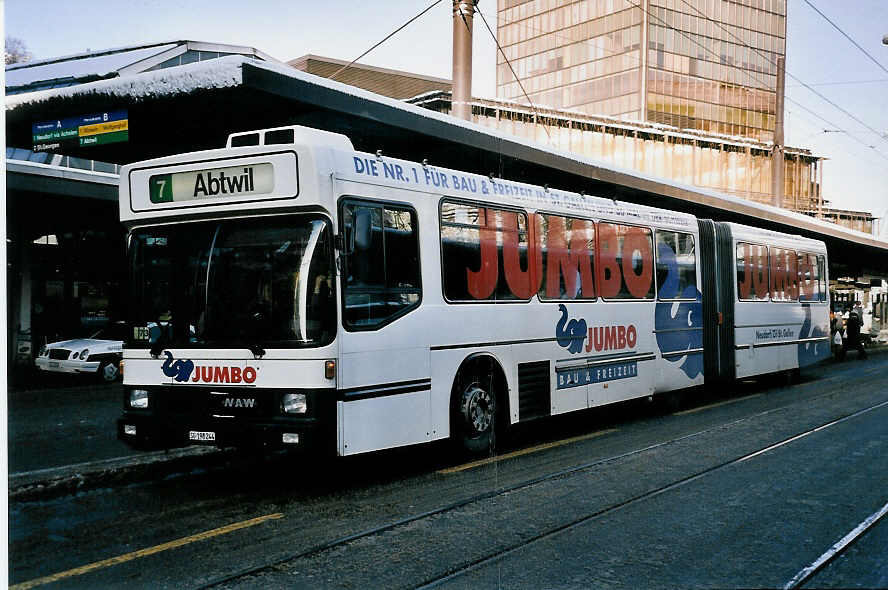 (051'123) - VBSG St. Gallen - Nr. 244/SG 198'244 - NAW/Hess am 27. Dezember 2001 beim Bahnhof St. Gallen