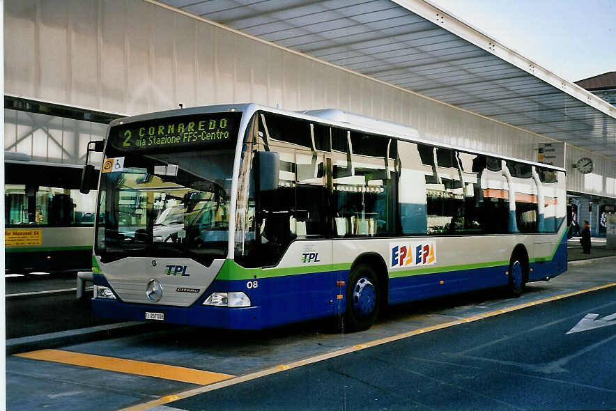 (051'231) - TPL Lugano - Nr. 8/TI 207'008 - Mercedes am 1. Januar 2002 in Lugano, Centro