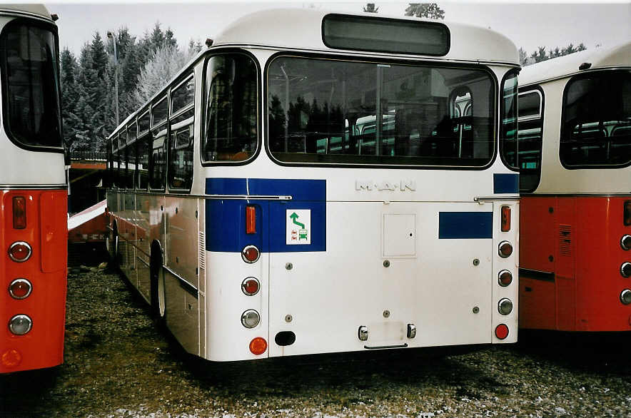 (051'521) - TL Lausanne - Nr. 359 - MAN am 7. Januar 2002 in Btzberg, Heiniger