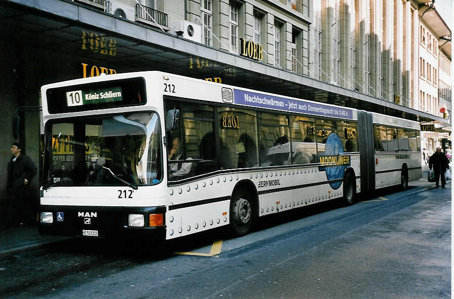 (051'813) - Bernmobil, Bern - Nr. 212/BE 513'212 - MAN am 4. Februar 2002 beim Bahnhof Bern