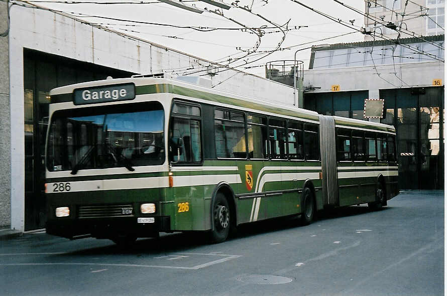 (051'914) - SVB Bern - Nr. 286/BE 419'286 - Volvo/R&J-Hess-Gangloff am 4. Februar 2002 in Bern, Eigergarage