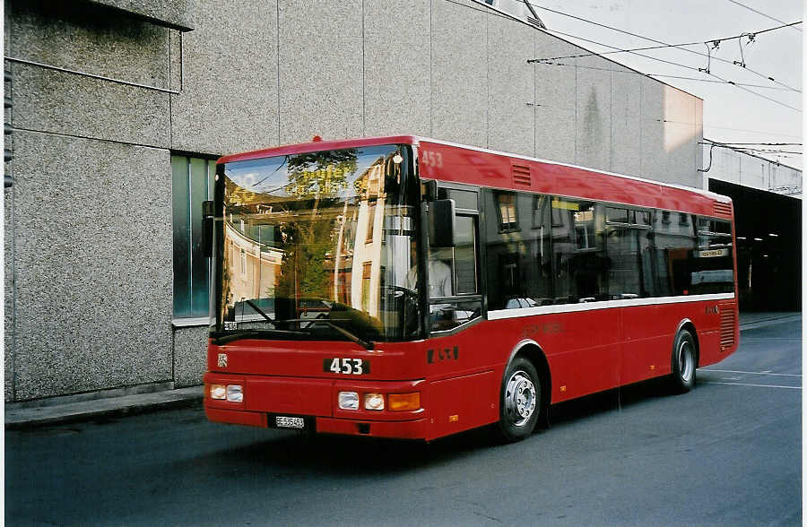 (051'915) - Bernmobil, Bern - Nr. 453/BE 535'453 - MAN/Berkhof am 4. Februar 2002 in Bern, Eigergarage