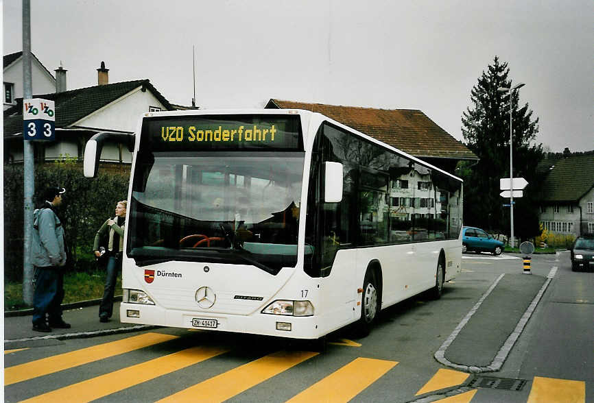 (052'607) - VZO Grningen - Nr. 17/ZH 41'417 - Mercedes am 23. Mrz 2002 in Oetwil, Station