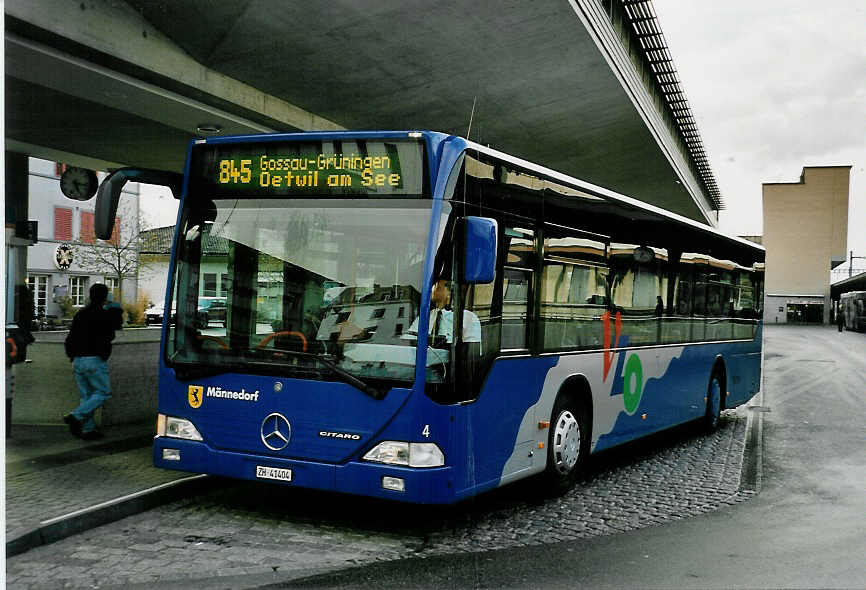 (052'609) - VZO Grningen - Nr. 4/ZH 41'404 - Mercedes am 23. Mrz 2002 beim Bahnhof Uster