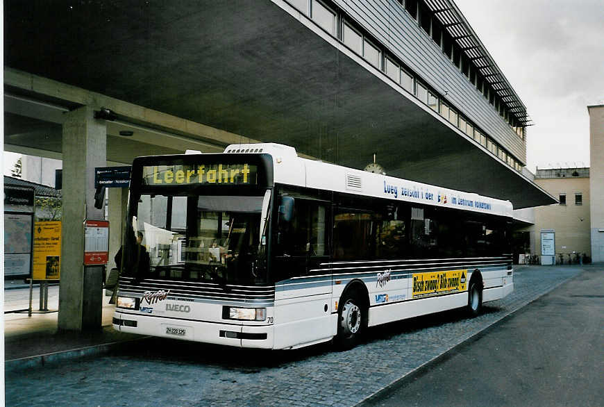 (052'612) - Ryffel, Uster - Nr. 70/ZH 220'325 - Iveco am 23. Mrz 2002 beim Bahnhof Uster