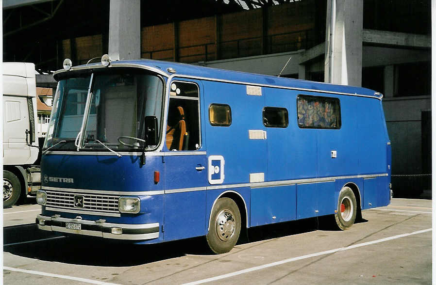 (052'702) - Steiner, Thun - BE 550'874 - Setra am 31. Mrz 2002 in Thun, Grabengut