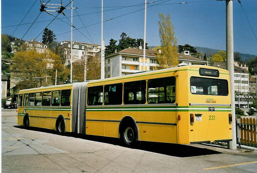 (052'722) - TN Neuchtel - Nr. 231/NE 84'231 - Volvo/Van Hool am 6. April 2002 in Neuchtel, Dpt