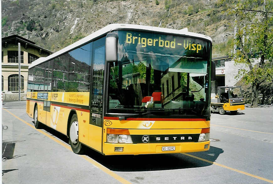 (053'002) - In Albon, Visp - Nr. 1/VS 32'092 - Setra (ex P 25'609) am 18. April 2002 beim Bahnhof Brig