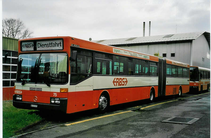 (053'133) - RBS Worblaufen - Nr. 75/BE 473'375 - Mercedes am 20. April 2002 in Worblaufen, Garage