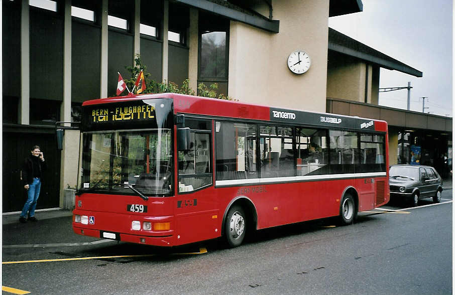 (053'222) - Bernmobil, Bern - Nr. 459/BE 519'459 - MAN/Gppel am 25. April 2002 beim Bahnhof Konolfingen