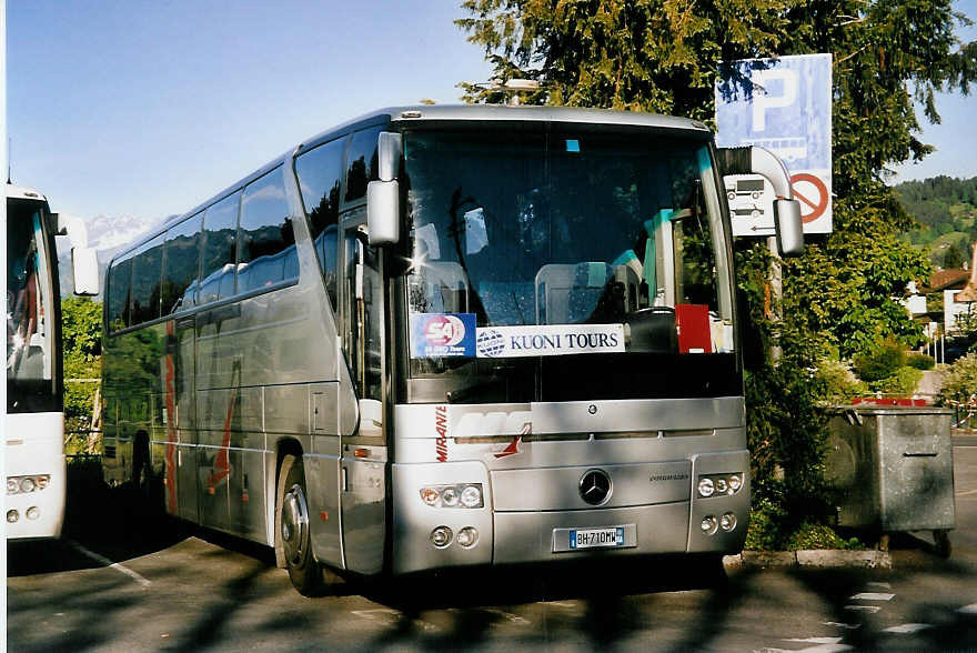 (053'328) - Aus Italien: Mirante, Napoli - BH-710 MW - Mercedes am 16. Mai 2002 beim Bahnhof Interlaken West