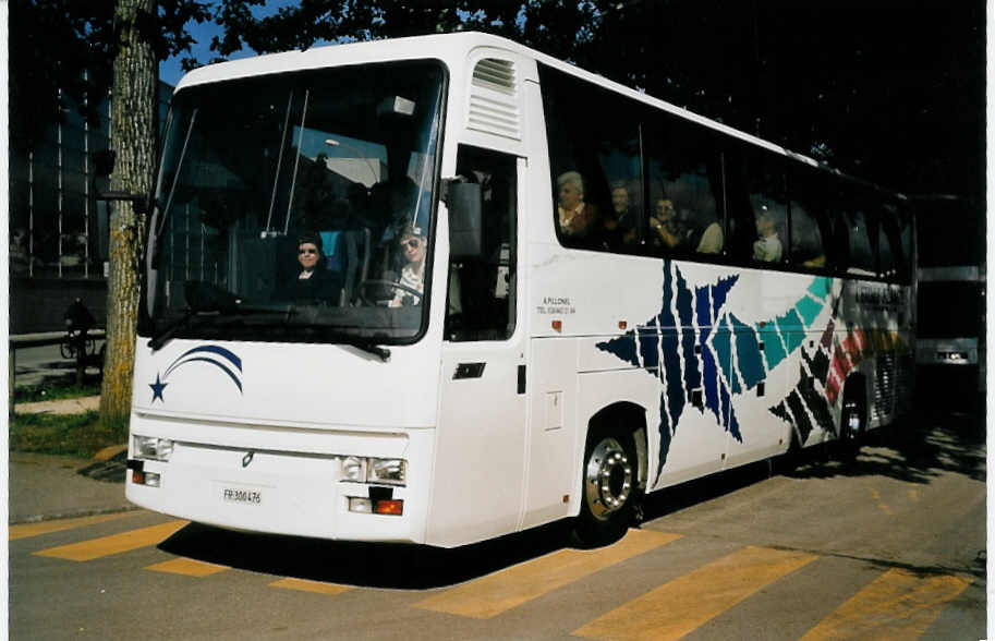 (053'423) - Pillonel, Lully - FR 300'476 - Renault am 20. Mai 2002 in Yverdon, Expo.02