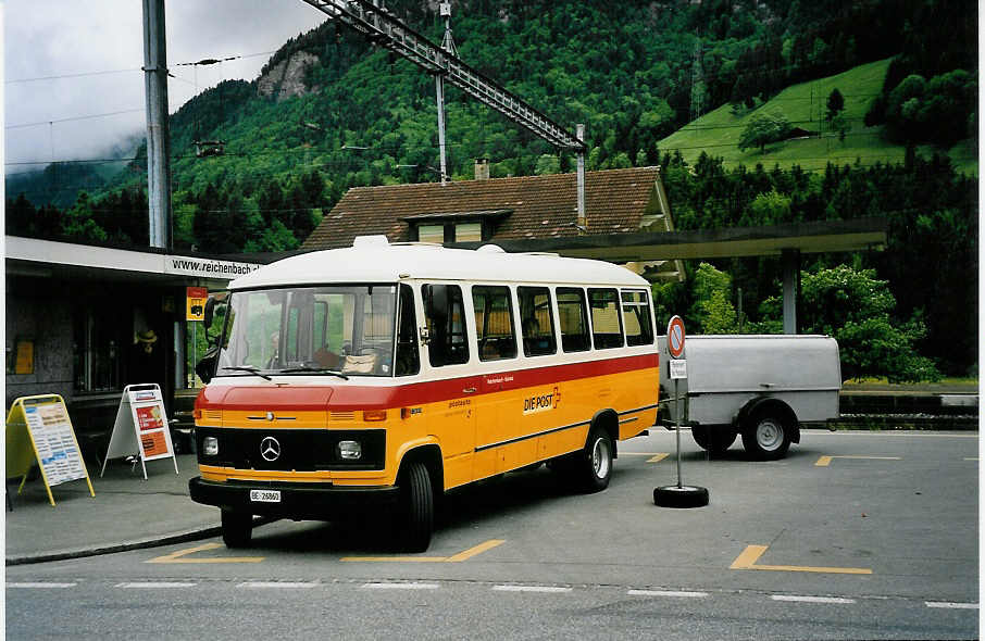 (053'517) - Portenier, Adelboden - Nr. 9/BE 26'860 - Mercedes (ex Geiger, Adelboden Nr. 9) am 25. Mai 2002 beim Bahnhof Reichenbach