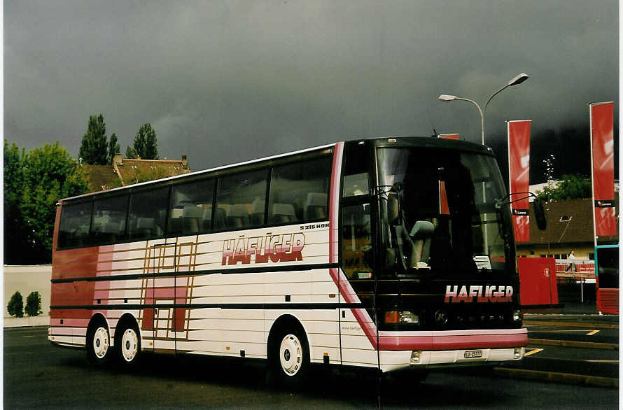 (054'326) - Hfliger, Sursee - Nr. 38/LU 15'777 - Setra am 13. Juli 2002 in Biel, Terminal B